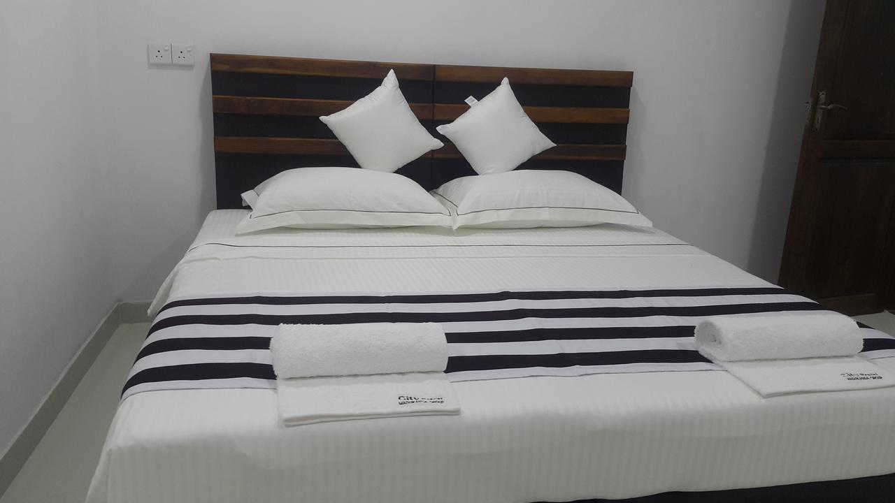 City Capital Hostel Anuradhapura Exteriör bild